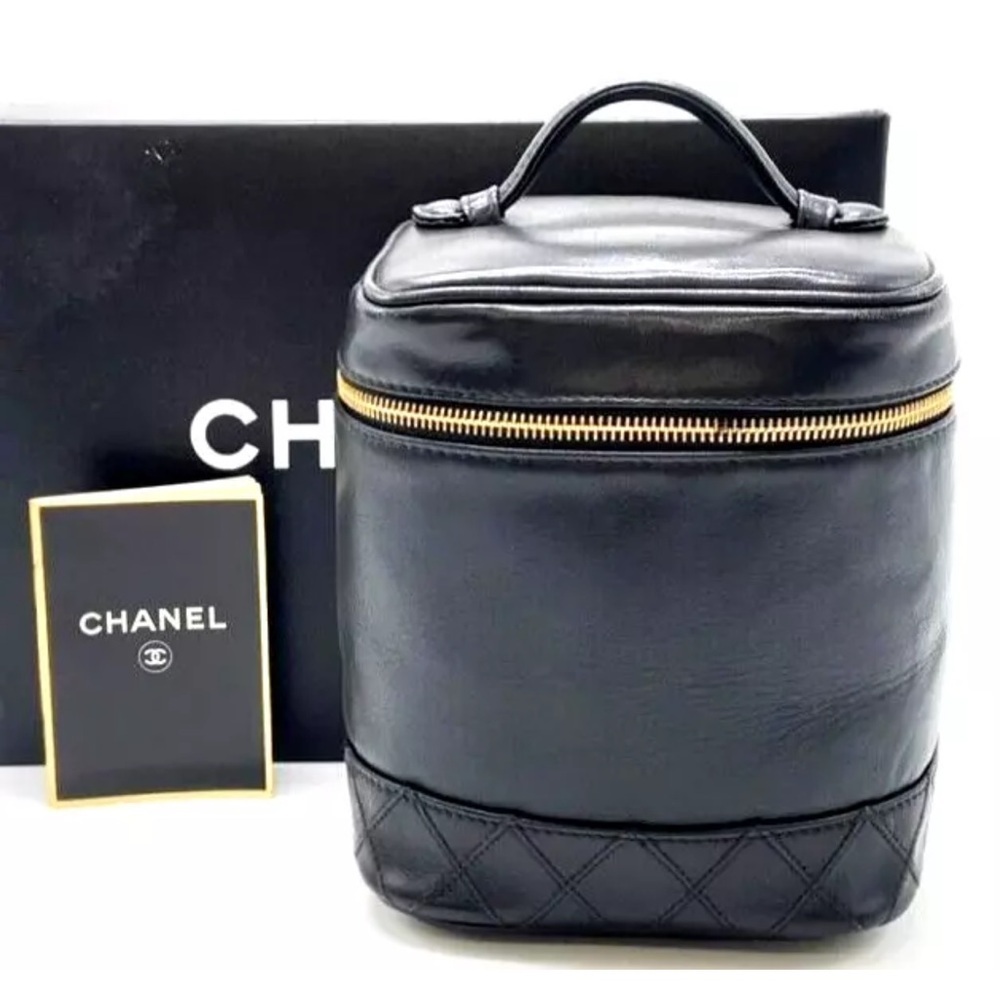 CHANEL COCO MARK MATTELLASSE LEATHER VANITY BAG TO CROSS BODY - Picture 5 of 16